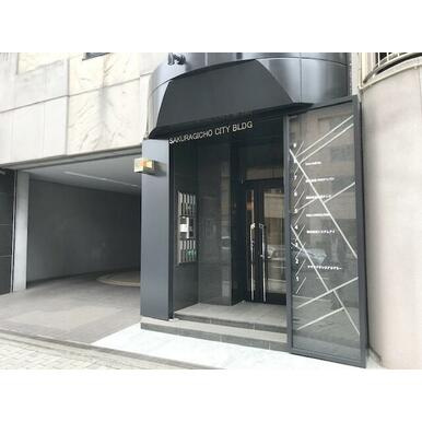 桜木町シティビルのエントランス