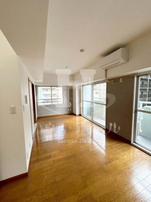 【居間・リビング】 | 第三マサキビル | 明るくて広いリビングです　以下別号室参考写真です