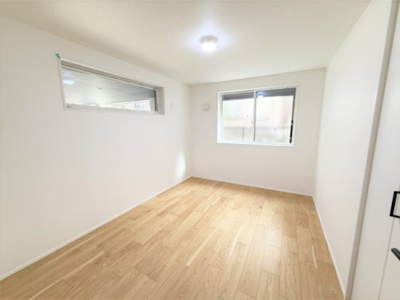 【洋室】 | 【仲介手数料６２０万円が無料！！】リビングの広々バルコニーから爽快な緑地を望む | 【諸費用が６２０万円ＯＦＦです！！】
■リビングから広々バルコニーと緑と空を望む！
■プレミアム仕様！
■ビルトインガレージ！
■高断熱住宅
■省エネ性能ラベル
■内覧可