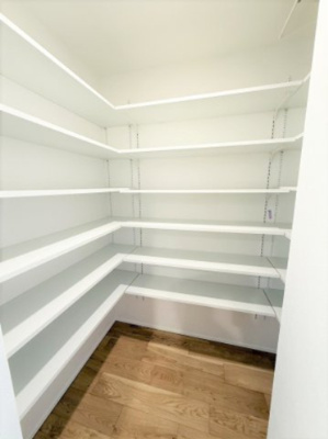 【キッチン】 | 【仲介手数料６２０万円が無料！！】リビングの広々バルコニーから爽快な緑地を望む | 【諸費用が６２０万円ＯＦＦです！！】
■リビングから広々バルコニーと緑と空を望む！
■プレミアム仕様！
■ビルトインガレージ！
■高断熱住宅
■省エネ性能ラベル
■内覧可