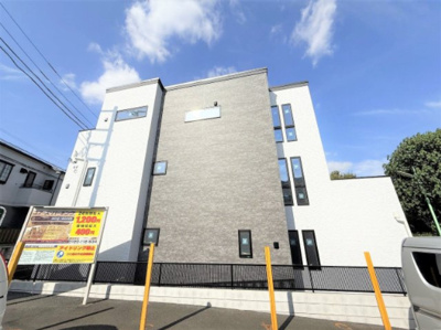 【外観】 | 【仲介手数料６２０万円が無料！！】リビングの広々バルコニーから爽快な緑地を望む | 【諸費用が６２０万円ＯＦＦです！！】
■リビングから広々バルコニーと緑と空を望む！
■プレミアム仕様！
■ビルトインガレージ！
■高断熱住宅
■省エネ性能ラベル
■内覧可