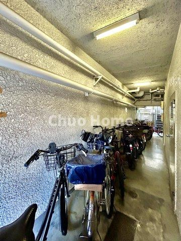ヴェラハイツ亀戸の駐輪場|【自転車置き場】最新の空き状況や費用などの詳細は担当スタッフまでお問い合わせください。