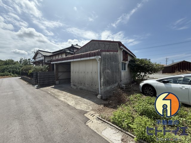蒲池城倉庫の駐車場