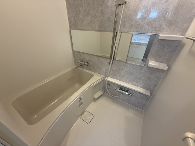 リバーサイド元町館の浴室