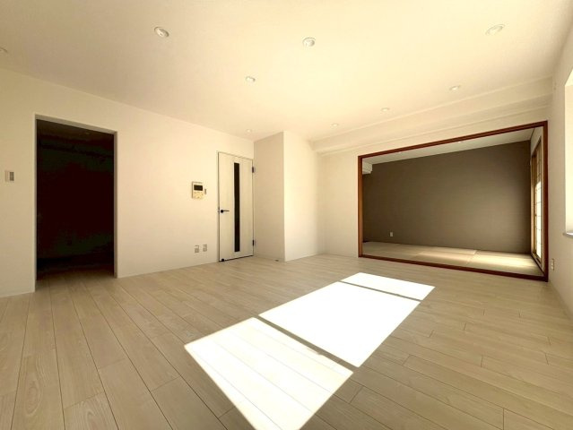 リバーサイド元町館の居間・リビング