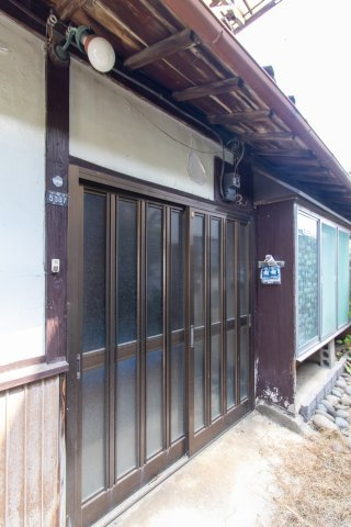 足利市相生町の中古一戸建の玄関