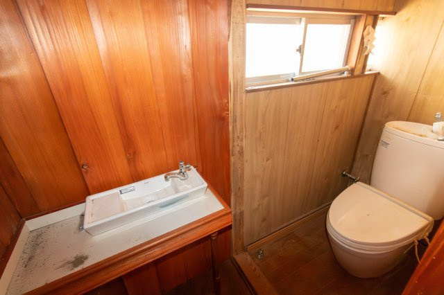 足利市相生町の中古一戸建のトイレ