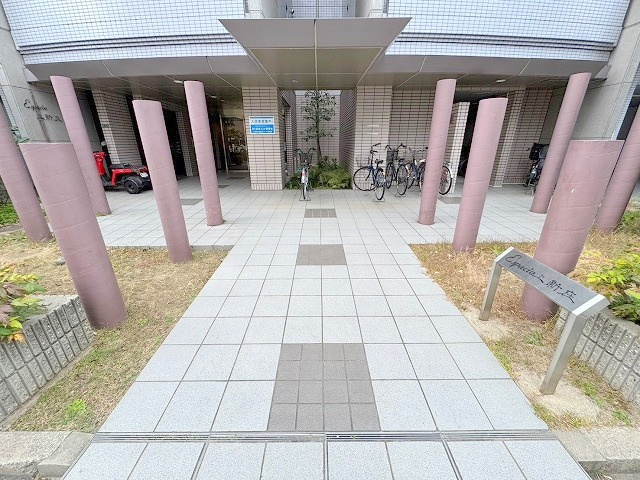 エスパシオ上新庄のエントランス