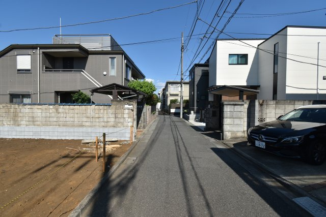 高野台3丁目・新築戸建・B号棟の前面道路含む現地写真