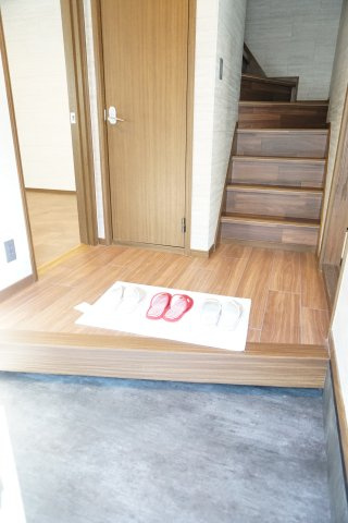 中古戸建　四條畷市南野1丁目（平成8年築）の玄関