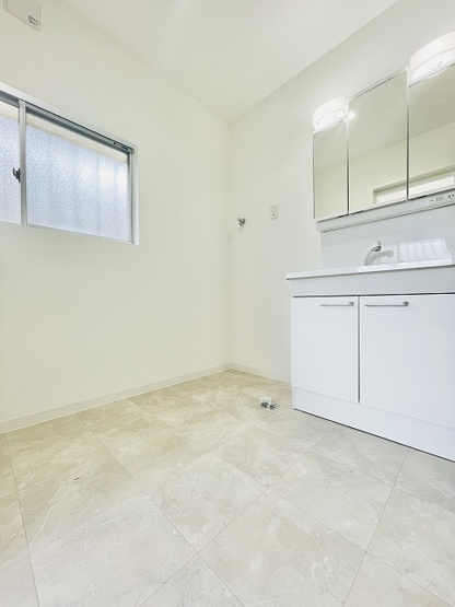 【脱衣所】 | 東区下原2丁目　戸建て