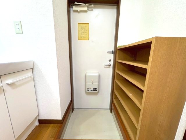 サンハイツ開の玄関
