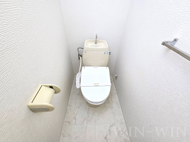 フレグランス三ツ相 C棟のトイレ