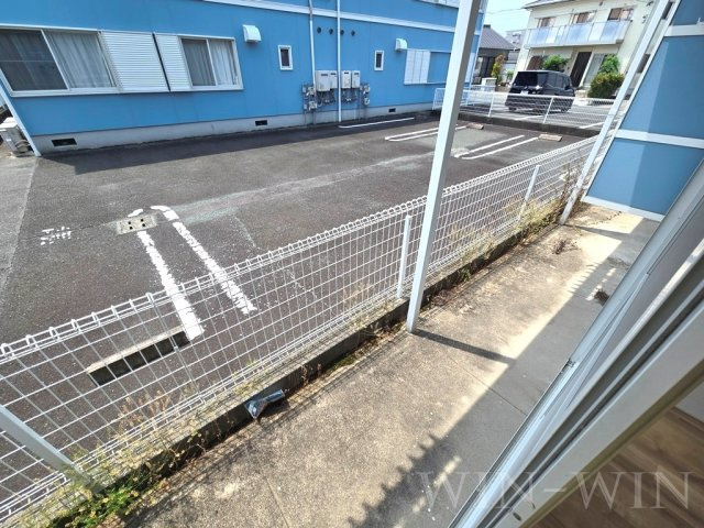 フレグランス三ツ相 C棟のバルコニー