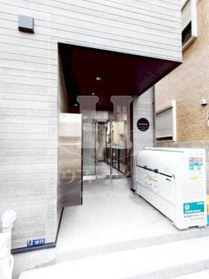 【エントランス】 | Ma Cachette | 毎日通るエントランスはこのようになっています