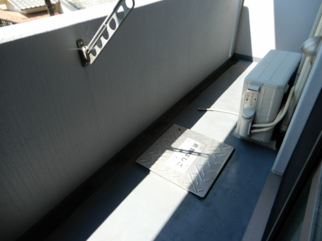 西舞子壱番館のバルコニー