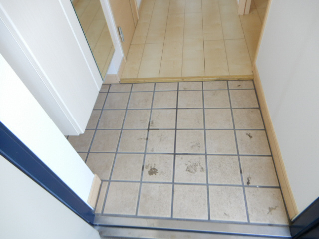 西舞子壱番館の玄関