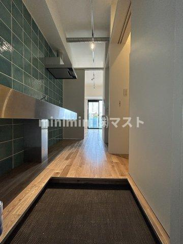 ウィステリアガーデンの玄関