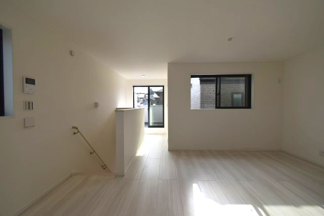 高野台3丁目・新築戸建・C号棟の前面道路含む現地写真