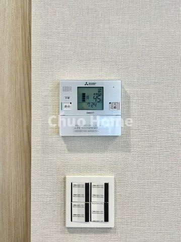 ライオンズマンション南砂の発電・温水設備|【給湯リモコン】外での一日を忘れさせてくれるオートバス機能でお好みの湯量・温度に調整された浴槽。