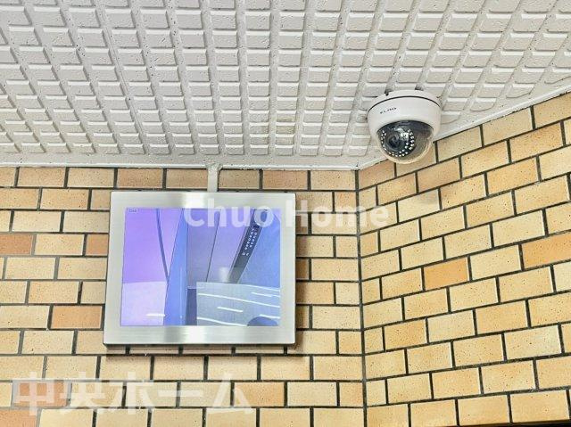 ライオンズマンション南砂の防犯設備|【防犯カメラ】何かあった時の大事な証拠になることももちろんなりますが、防犯というくらいですので大事なのは防犯カメラがあることによって抑止力につながることですよね。