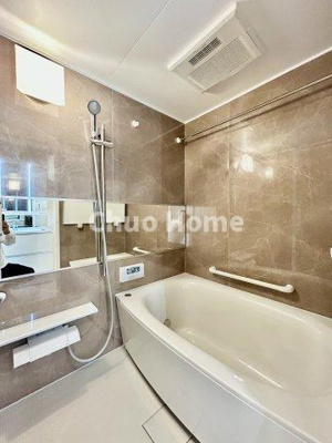 【浴室】 | ライオンズマンション南砂 | 【バスルーム】暖房換気乾燥機付きシステムバスルーム。暖房・冷風・換気・乾燥など、毎日を快適に過ごせるうれしい機能が揃っています。雨の日の洗濯物も安心です。