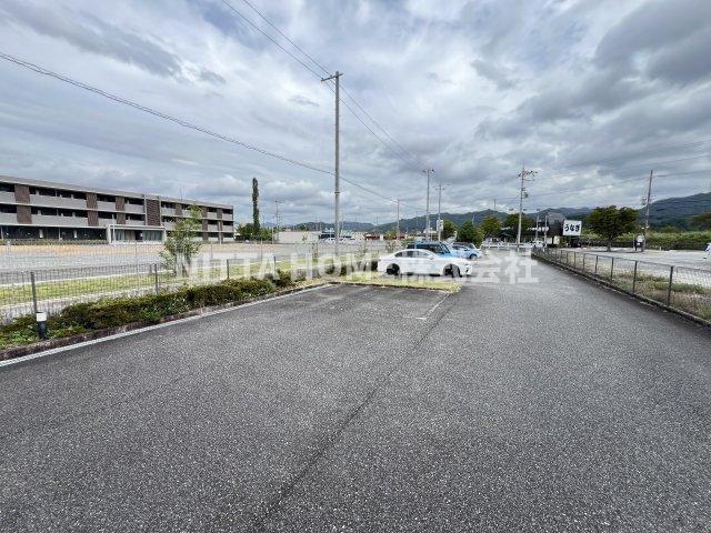 バーロハイツの駐車場|敷地内駐車場になります!(^^)!