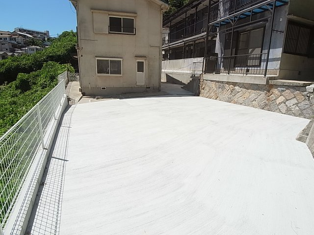 西山町V.V EST館のその他共用部分|敷地内の共同で置けるバイク等の駐輪スペース