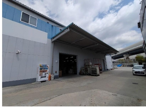 寝屋川市讃良西町　倉庫・駐車場