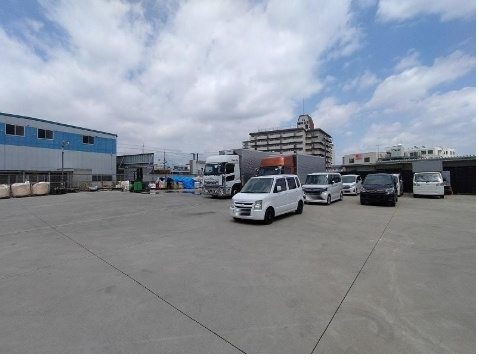 寝屋川市讃良西町　倉庫・駐車場の駐車場