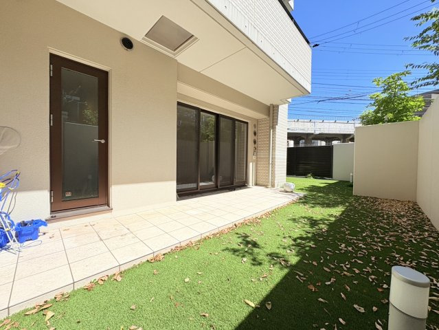 エヌヴィ御影ガーデンズの庭