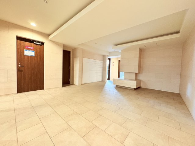 エヌヴィ御影ガーデンズのエントランス