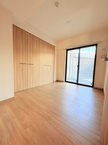 エヌヴィ御影ガーデンズの洋室