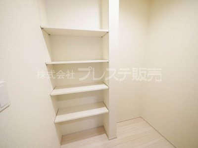 【収納】 | 奈良市敷島町１丁目の新築一戸建 全２区画 | 現地写真（１号地１階収納）