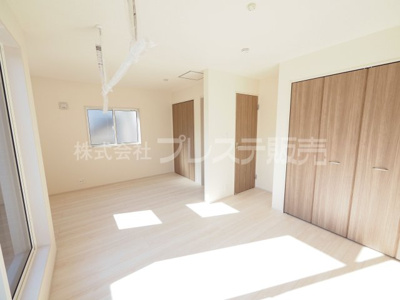 【洋室】 | 奈良市敷島町１丁目の新築一戸建 全２区画 | 現地写真（１号地２階洋室）