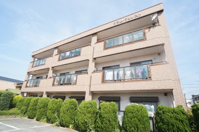 プラムフォレストの外観