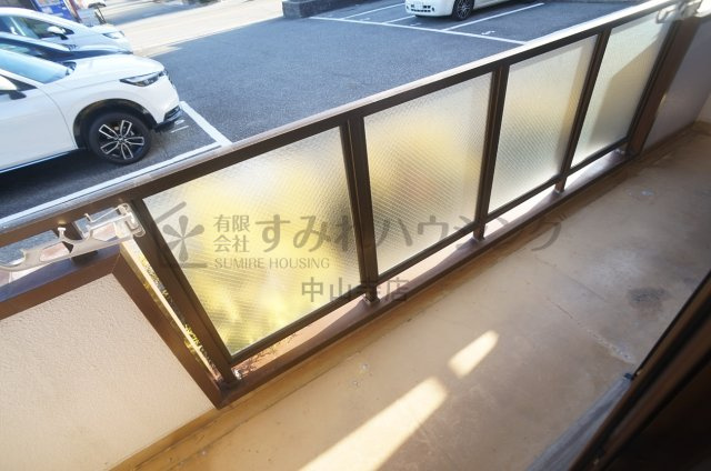 プラムフォレストの駐車場