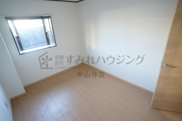 プラムフォレストの洋室|参考、同建物・同間取りの号室
