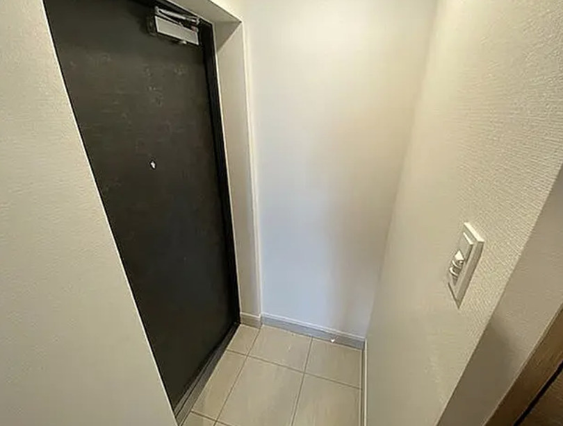 シーズンフラッツ元浅草４丁目の玄関