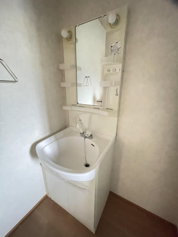 レトアコトブキEの独立洗面台