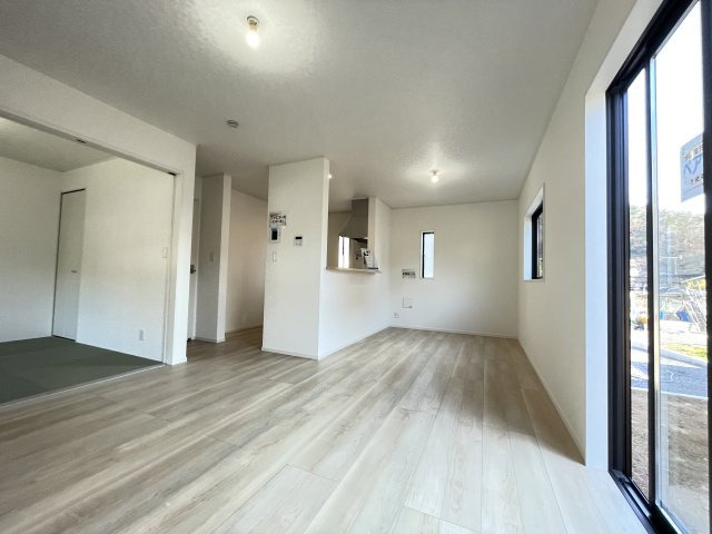 新築戸建・建売　足利市今福町第1　三重小・第一中の区画図|＜1号棟＞カースペース4台　※敷地内に電柱及び支線が入る場合がございます。