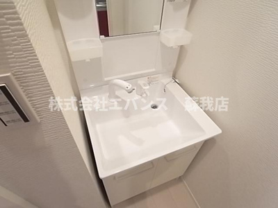 【独立洗面台】 | Spazio Bruno（スパシオブルーノ） | 独立洗面台、小物を置くことができて便利です