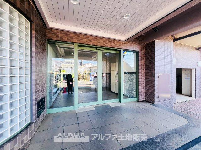 ドラゴンマンション立川壱番館のエントランス|【Lobby】
◆ロビー◆管理が行き届いたロビーは、毎日の行き帰りを気持ちよく迎えてくれる空間。住まい全体に安心感と清潔感を感じられます。