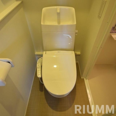 【トイレ】 | 祖師谷アパートメントイー（祖師谷アパートメントE） | ※別号室参考写真を含みます