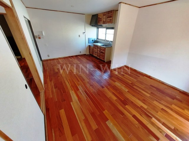 ユトリロ新栄 Bの居間・リビング