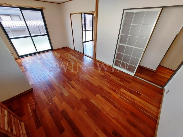 ユトリロ新栄 Bの居間・リビング