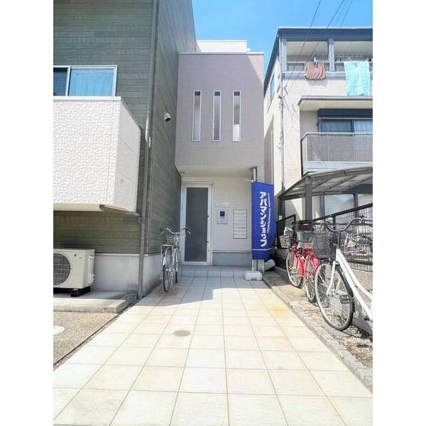 アルバーノ大江　B棟のエントランス