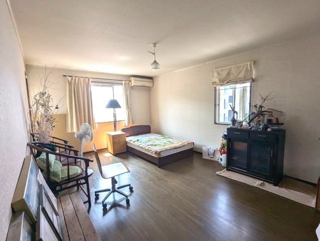 売中古戸建　沼津市五月町の内装|広いお部屋は空間をスタイリッシュに仕上げる事が出来ます。