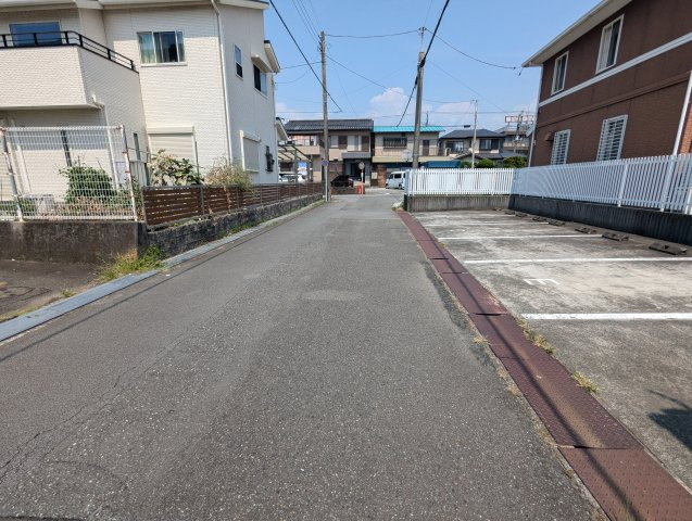【前面道路含む現地写真】の画像