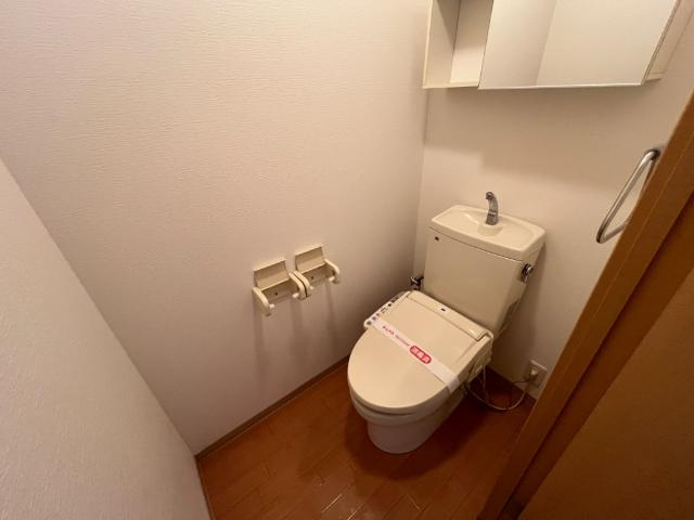 サンタプレイスのトイレ|シャワー付トイレ